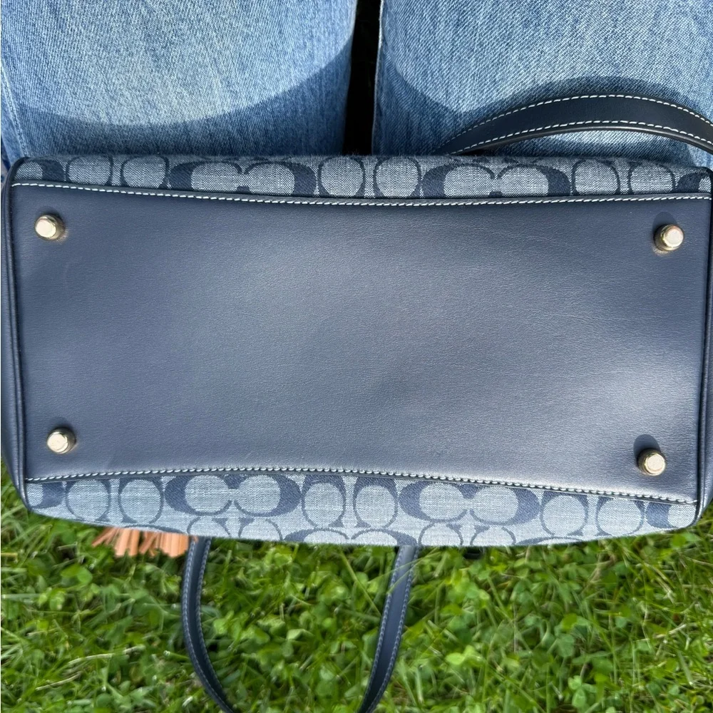 Coach Cleo Carryall Chambray - Picture 13 of 13
